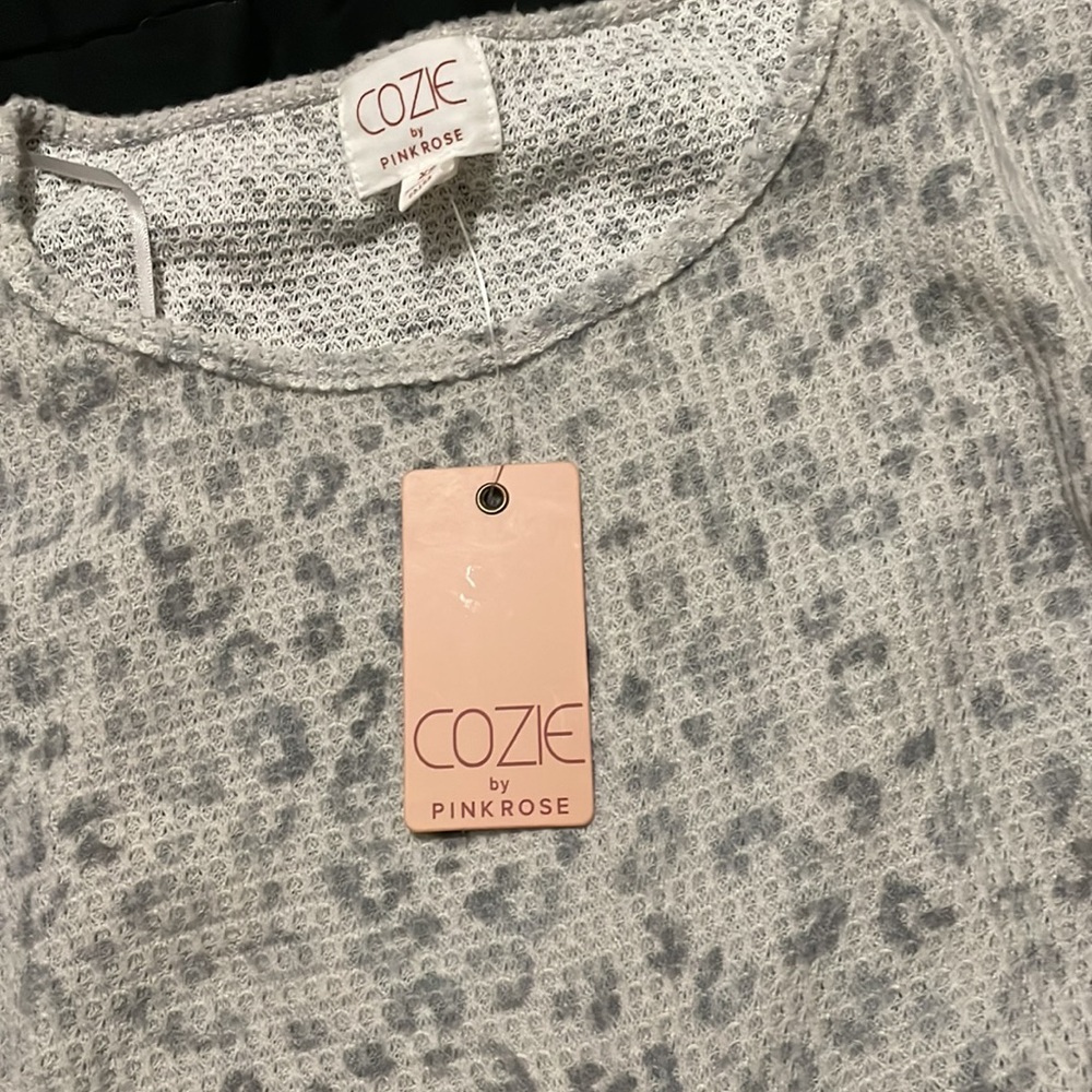 cozie by pink rose | cropped sweater - Picture 3 of 3